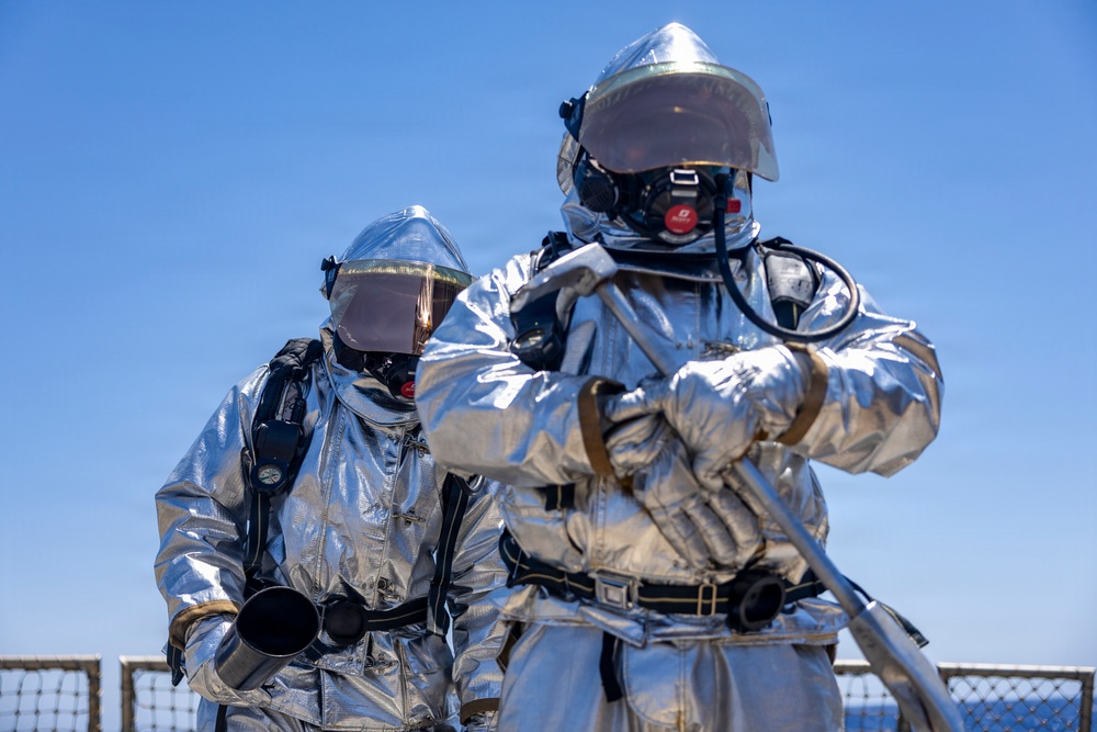 USS Roosevelt (DDG 80) Sailors Participate In Flight Deck Crash Drill