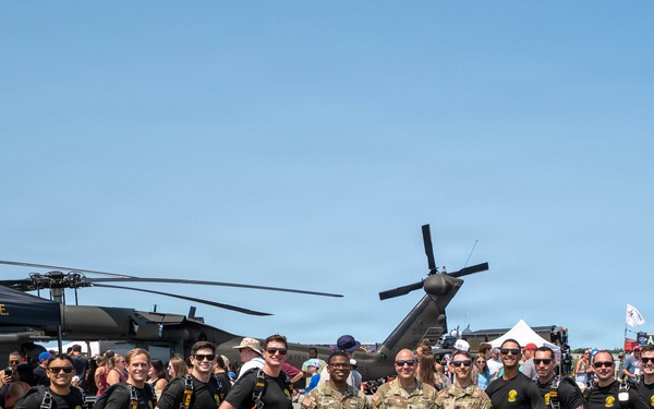 Golden Knights Drop Into the Rochester Airshow