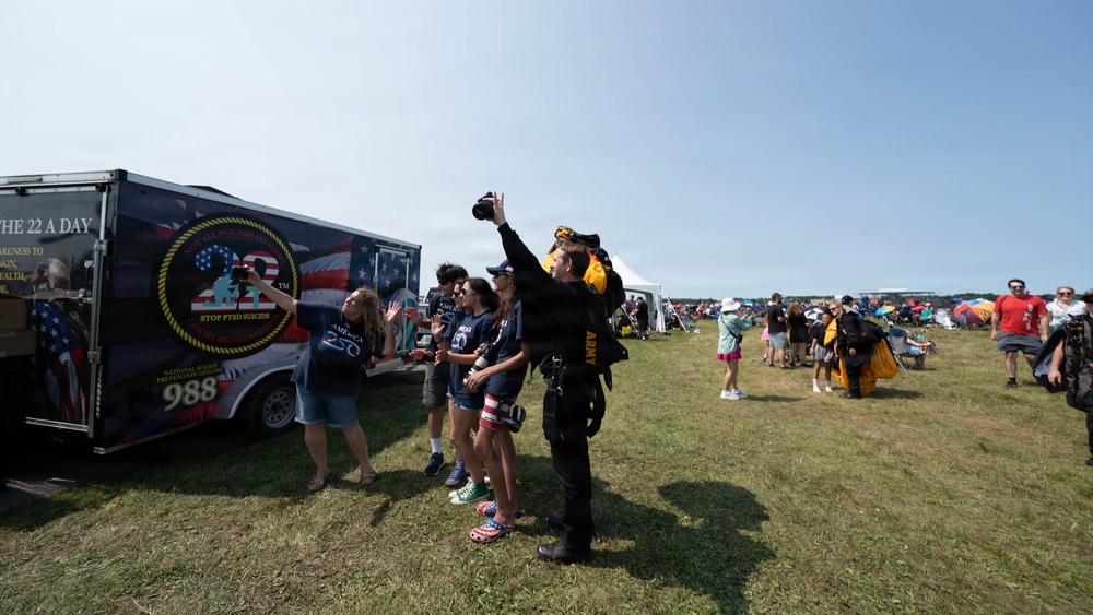 Golden Knights Drop Into the Rochester International Airshow