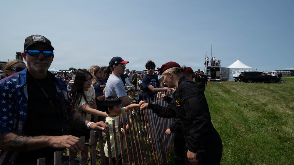 Golden Knights Drop Into the Rochester International Airshow