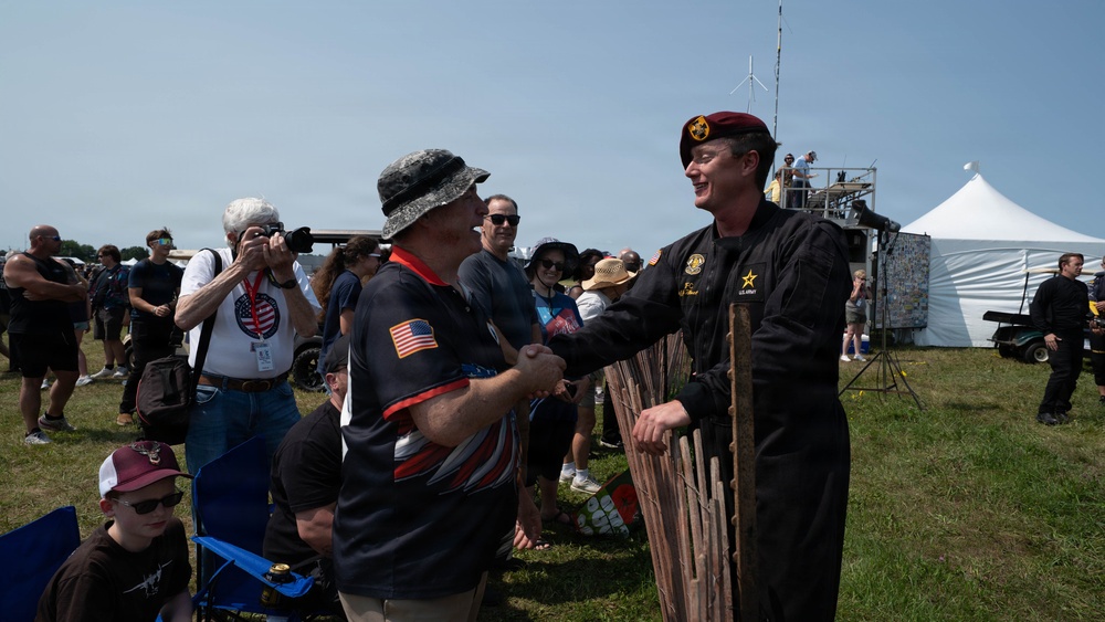 Golden Knights Drop Into the Rochester International Airshow