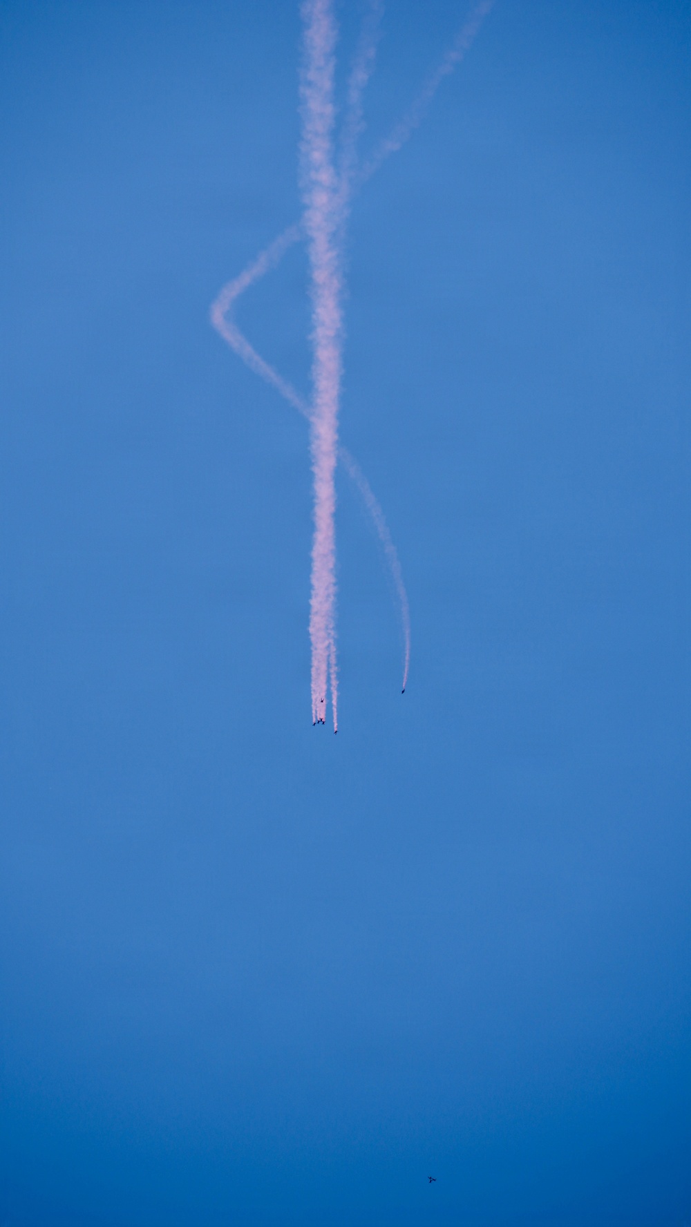 Golden Knights Drop Into the Rochester International Airshow