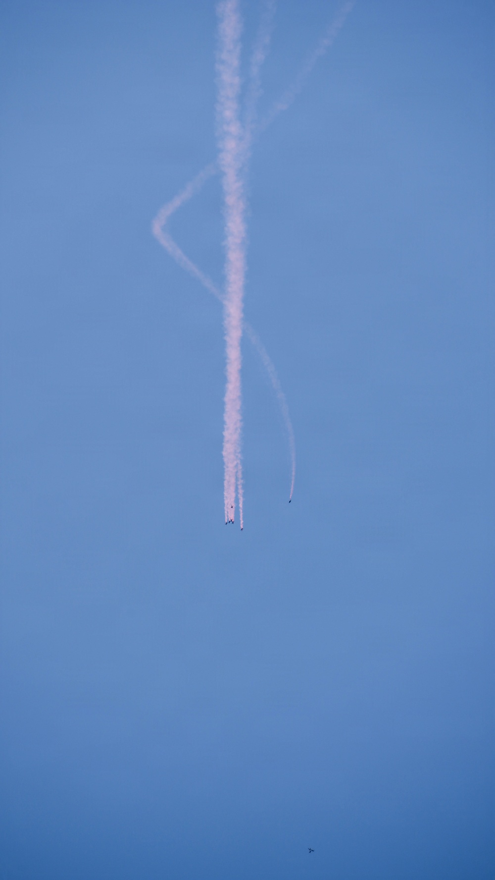 Golden Knights Drop Into the Rochester International Airshow