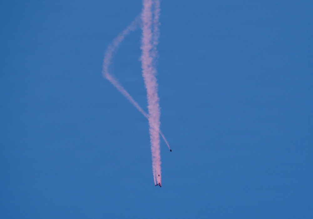 Golden Knights Drop Into the Rochester International Airshow