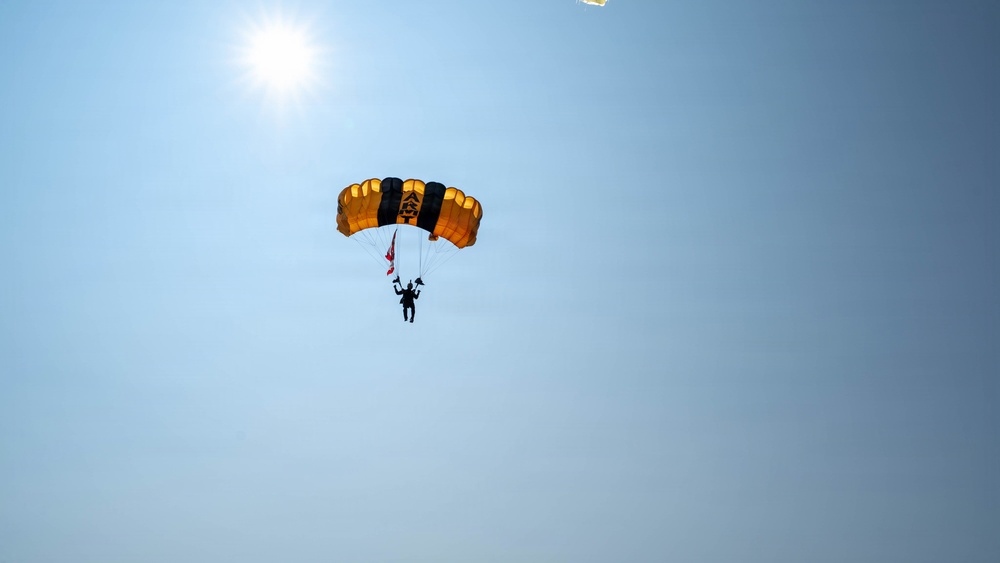Golden Knights Drop Into the Rochester International Airshow