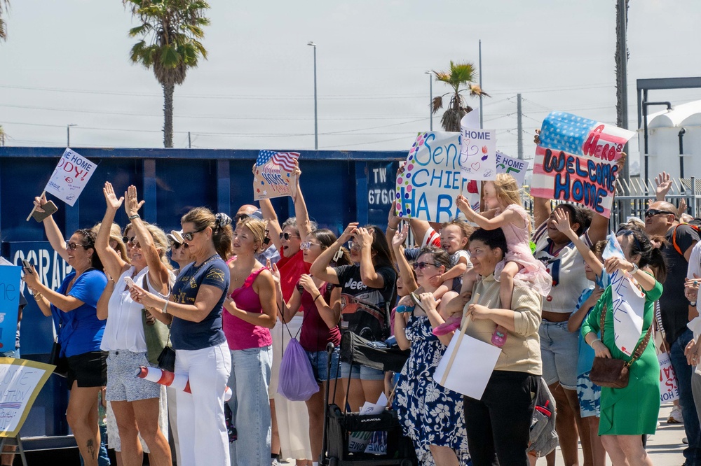 USS Pinckney (DDG 91) Returns To Homeport