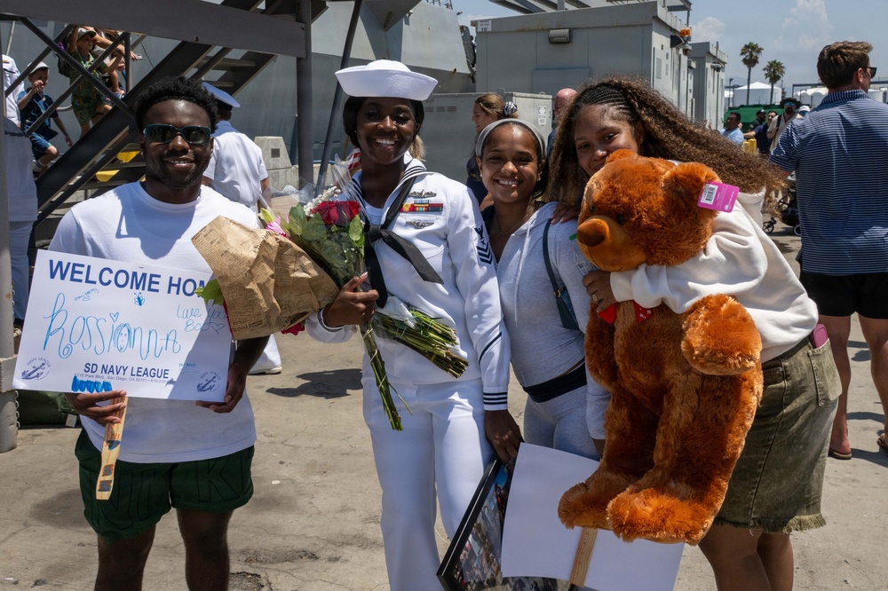 USS Pinckney (DDG 91) Returns To Homeport
