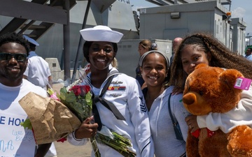 USS Pinckney (DDG 91) Returns To Homeport