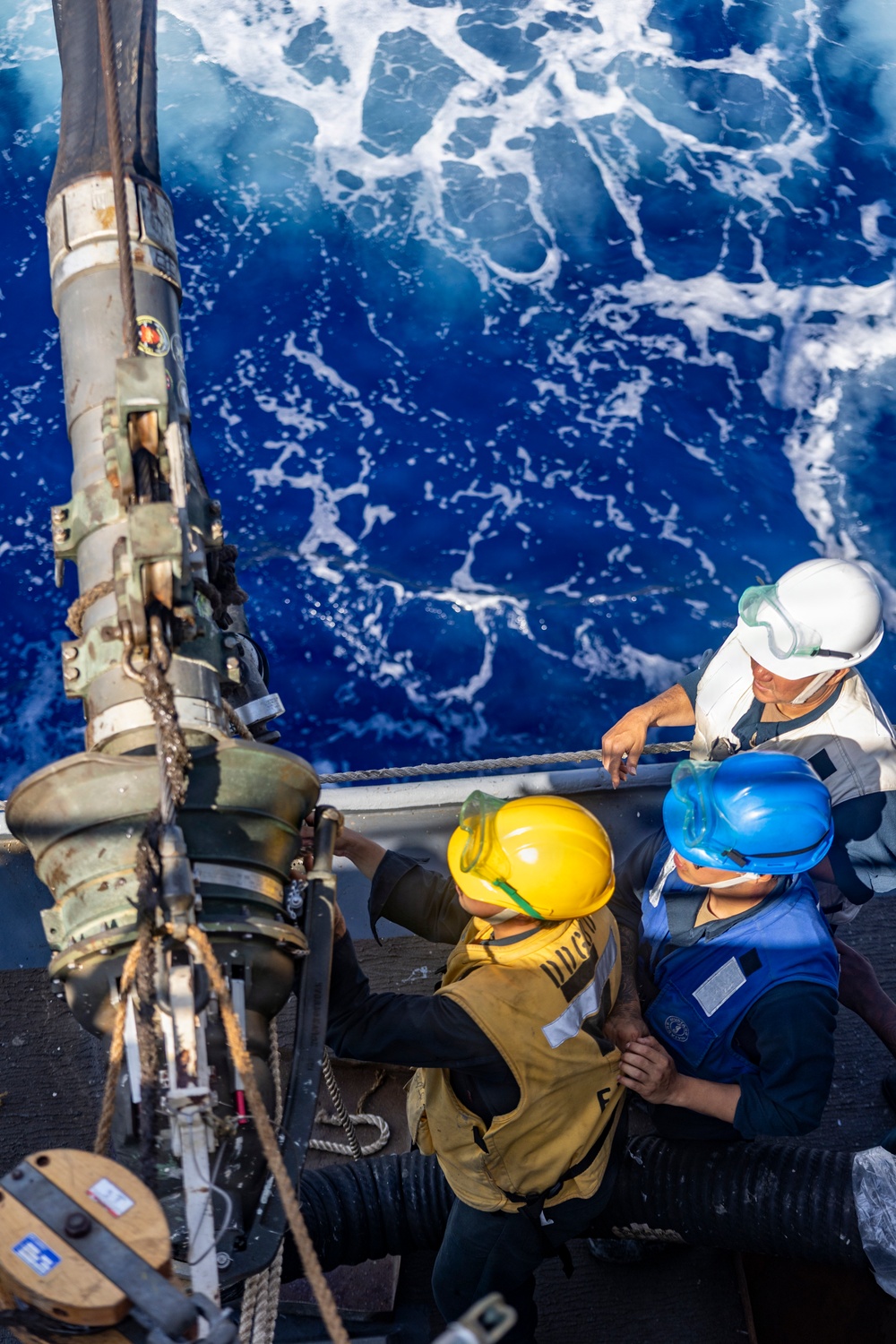 USS Roosevelt (DDG 80) RAS With USNS William McLean (T-AKE 12)