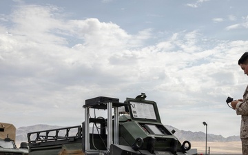 SLTE 4-26: 2nd Marine Division Loads HDT WOLF onto CH-53E Super Stallion