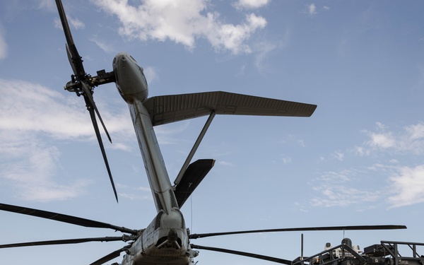 SLTE 4-26: 2nd Marine Division Loads HDT WOLF onto CH-53E Super Stallion
