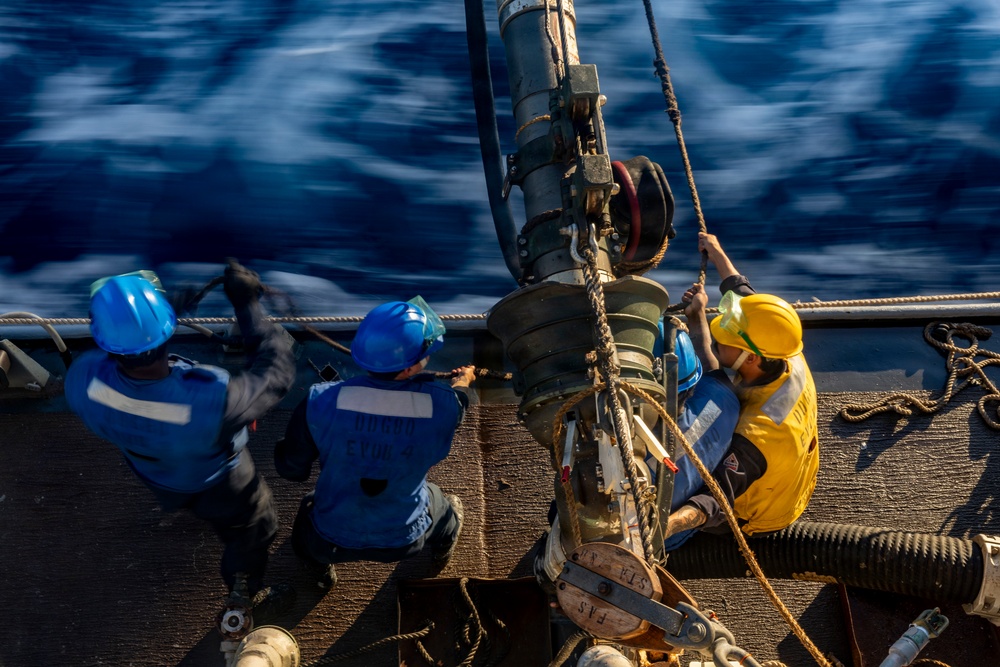 Early Morning RAS With USNS William McLean (T-AKE 12)