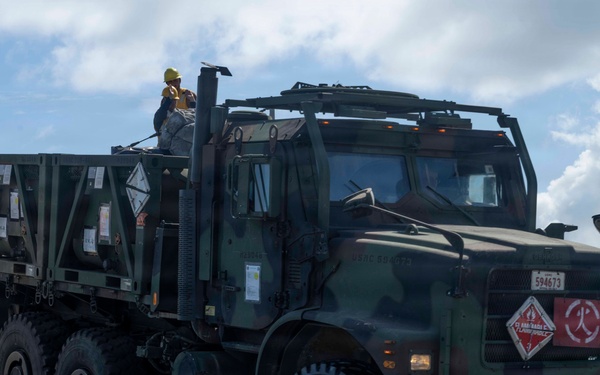 Naval Beach Unit 7 lands 31st MEU on Okinawa