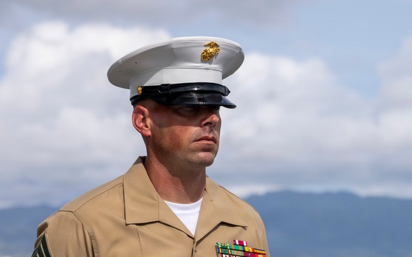 U.S. Marines, Sailors man the rails on USS Essex