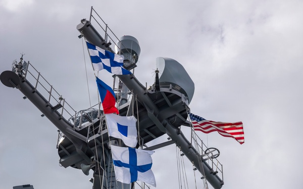 U.S. Marines, Sailors man the rails on USS Essex