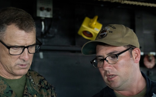 SOUTHCOM leadership transits Panama Canal aboard USS Gridley