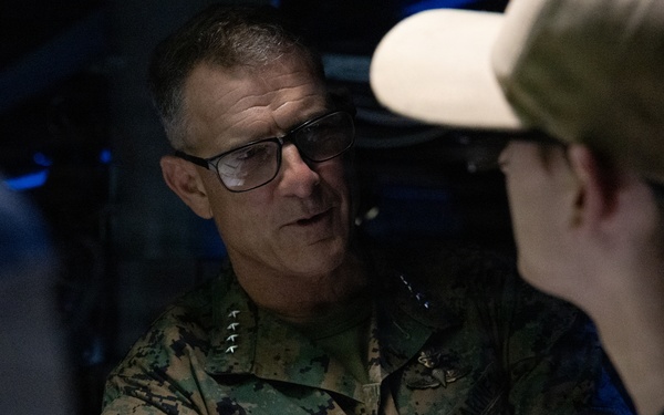 SOUTHCOM leadership transits Panama Canal aboard USS Gridley