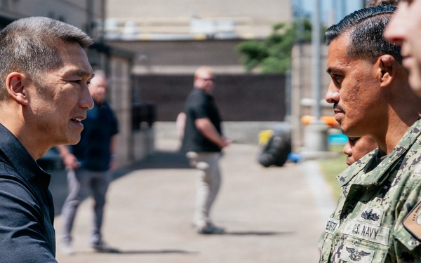 Acting SECNAV Visits EODGRU-1 Sailors