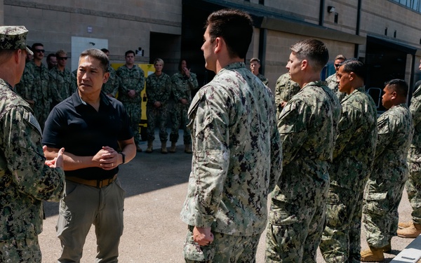 Acting SECNAV Visits EODGRU-1 Sailors