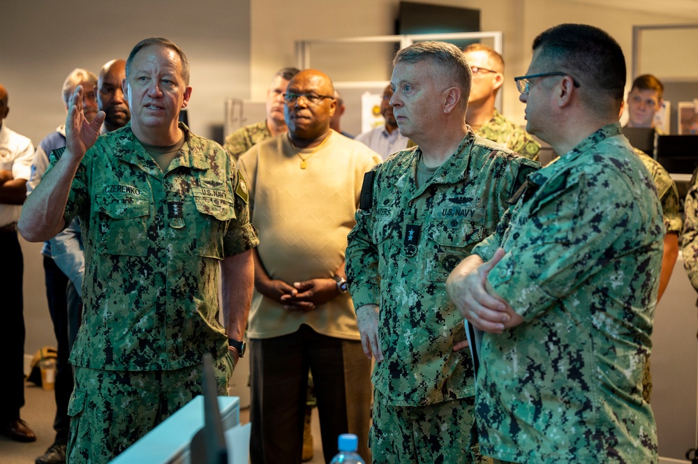 Chief of Naval Personnel Visits CNRC