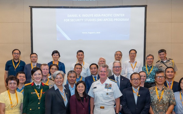 U.S. Pacific Command leader visits Vietnam to strengthen defense partnership