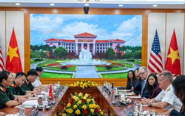 U.S. Pacific Command leader visits Vietnam to strengthen defense partnership