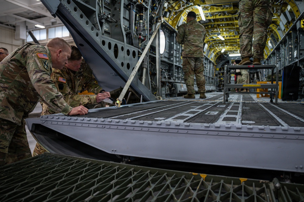 VCNGB Visits Connecticut National Guard
