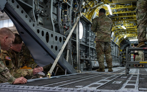VCNGB Visits Connecticut National Guard