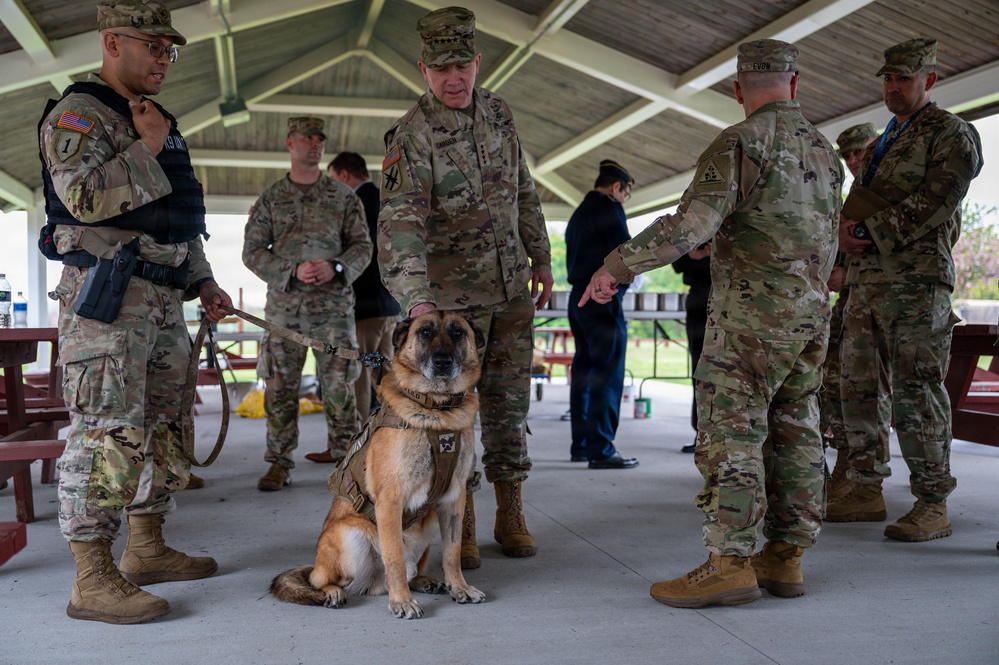 VCNGB Visits Connecticut National Guard