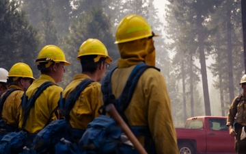 Washington National Guard  supports firefighting operations at Little Giant Fire