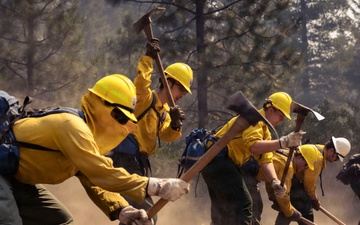Washington National Guard  supports firefighting operations at Little Giant Fire