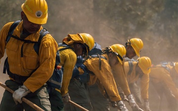 Washington National Guard  supports firefighting operations at Little Giant Fire