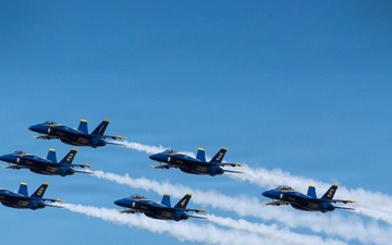 U.S. Navy Blue Angels Arrive at Portland Air National Guard Base