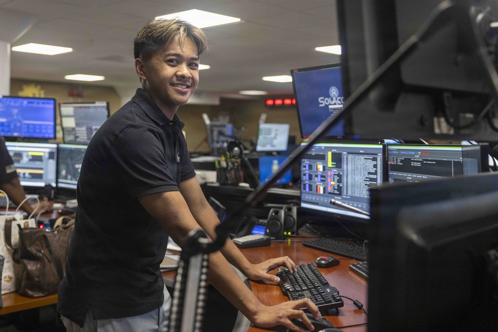 Calm Under Pressure: Emergency Dispatcher Earns 'Stork Award' for Guiding 911 Caller Through Childbirth