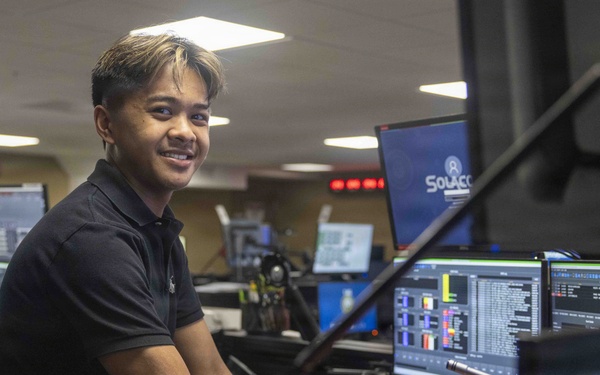 Calm Under Pressure: Emergency Dispatcher Earns 'Stork Award' for Guiding 911 Caller Through Childbirth