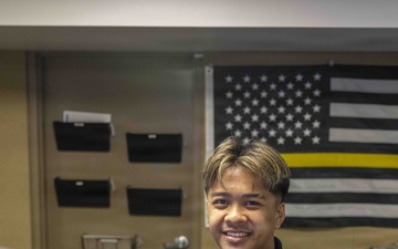 Calm Under Pressure: Emergency Dispatcher Earns 'Stork Award' for Guiding 911 Caller Through Childbirth