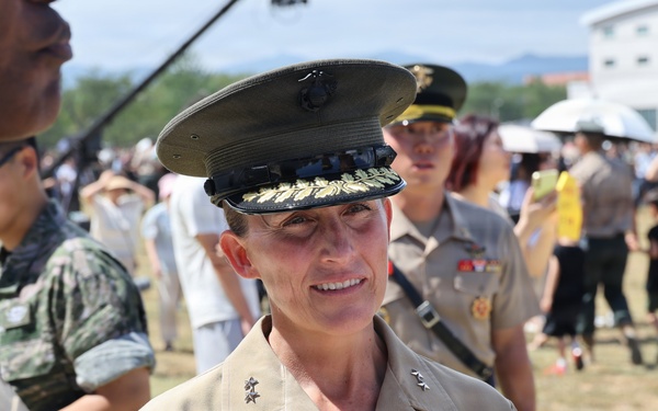 MARFORK commander attends ROKMC boot camp graduation