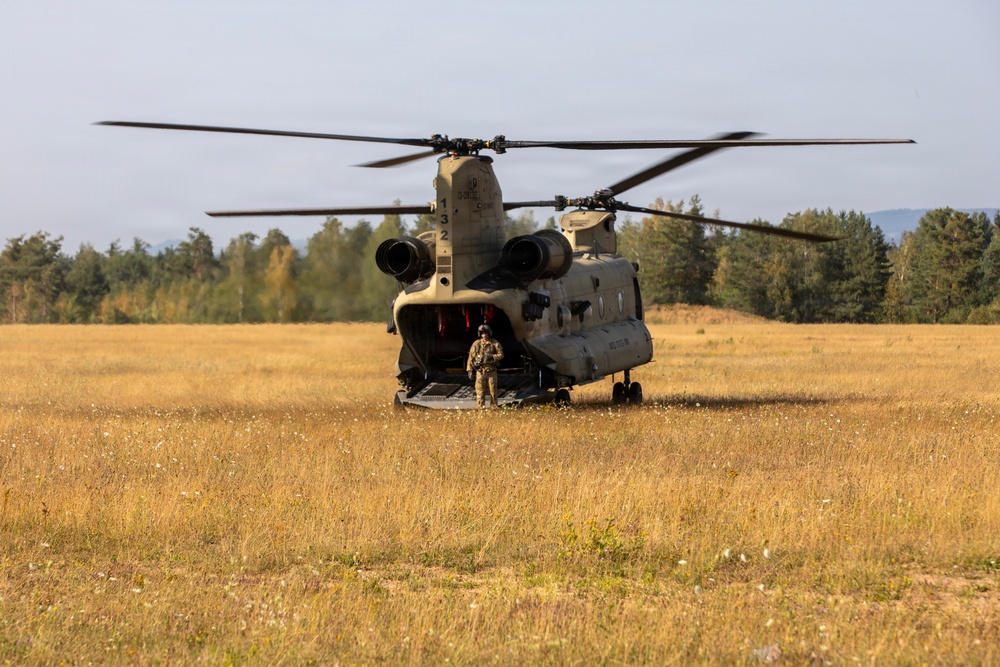 USAREUR-AF Best Squad Competition—hot load onto a CH-47 Chinook