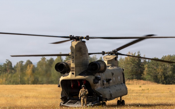 USAREUR-AF Best Squad Competition—hot load onto a CH-47 Chinook