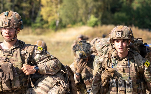 USAREUR-AF Best Squad Competition—hot load onto a CH-47 Chinook