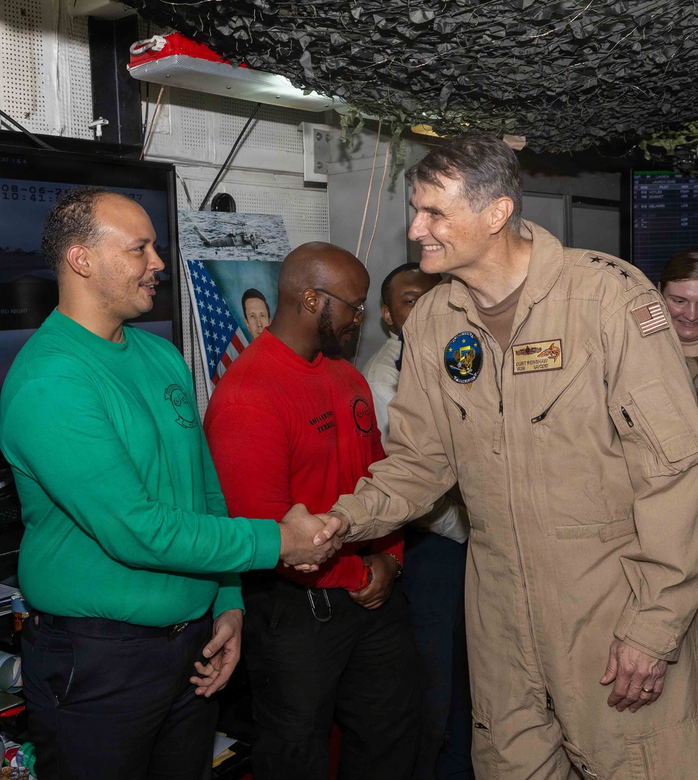 VADM Renshaw, NAVCENT, Visits USS George H.W. Bush