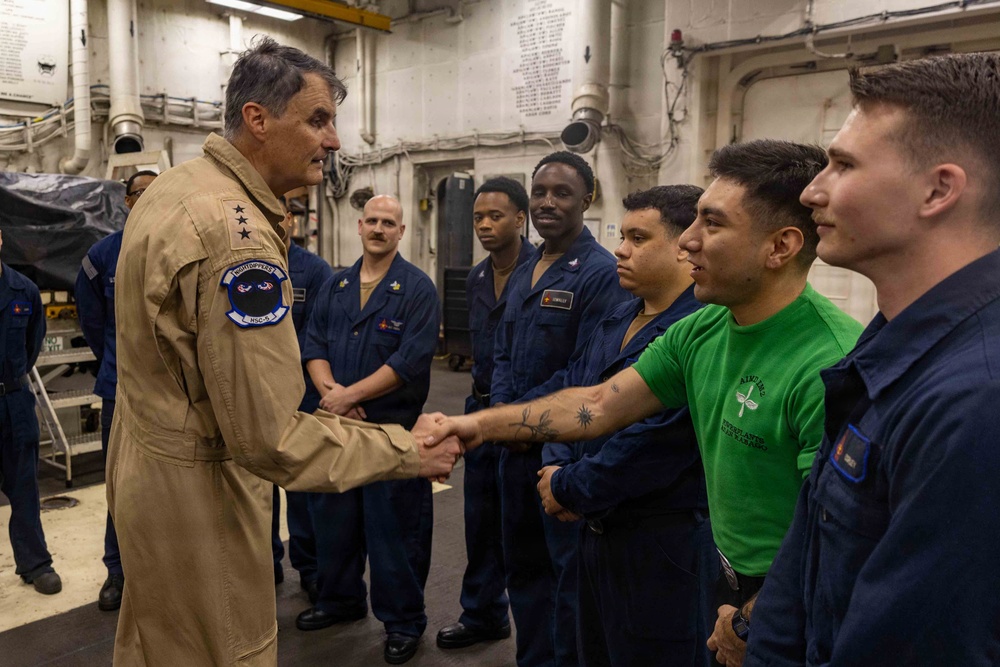 VADM Renshaw, NAVCENT, Visits USS George H.W. Bush