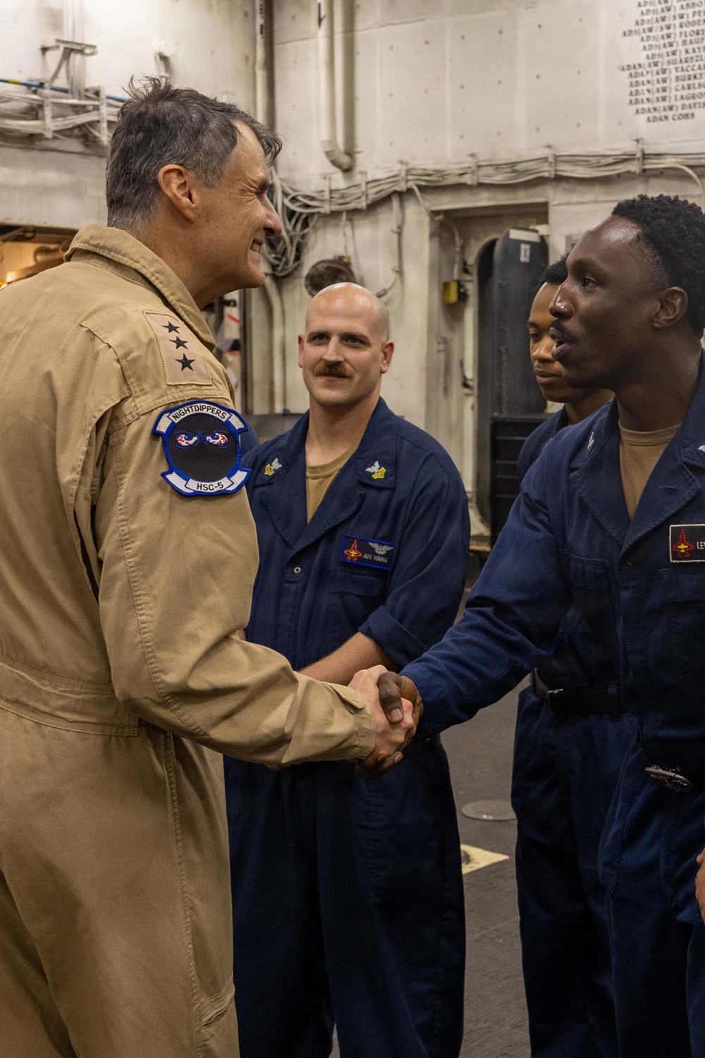 VADM Renshaw, NAVCENT, Visits USS George H.W. Bush