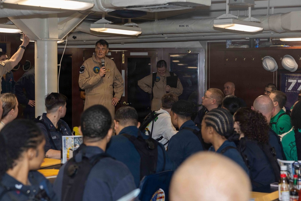 VADM Renshaw, NAVCENT, Visits USS George H.W. Bush