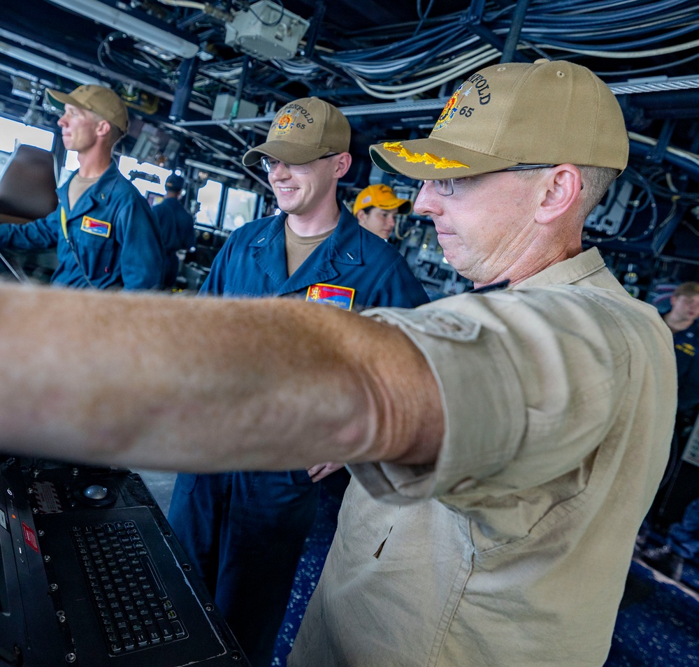 USS Benfold Conducts Routine Operations