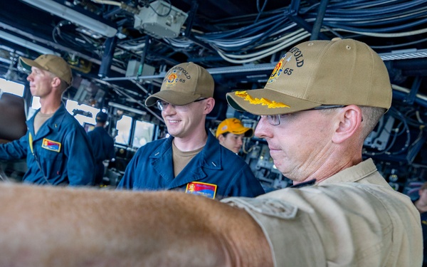 USS Benfold Conducts Routine Operations