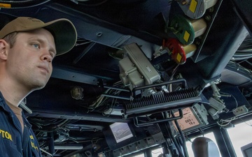 USS Benfold Conducts Routine Operations