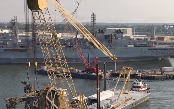 Coast Guard oversees removal of submerged crane in Charleston, South Carolina