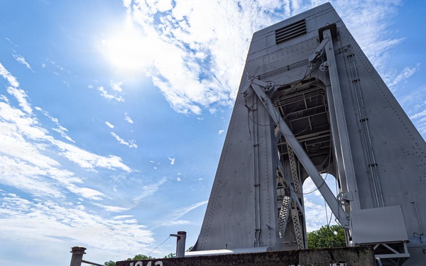 A Tale of Two Cranes: Pittsburgh District Rehabilitates 1942-Era Flood Mitigation Machinery
