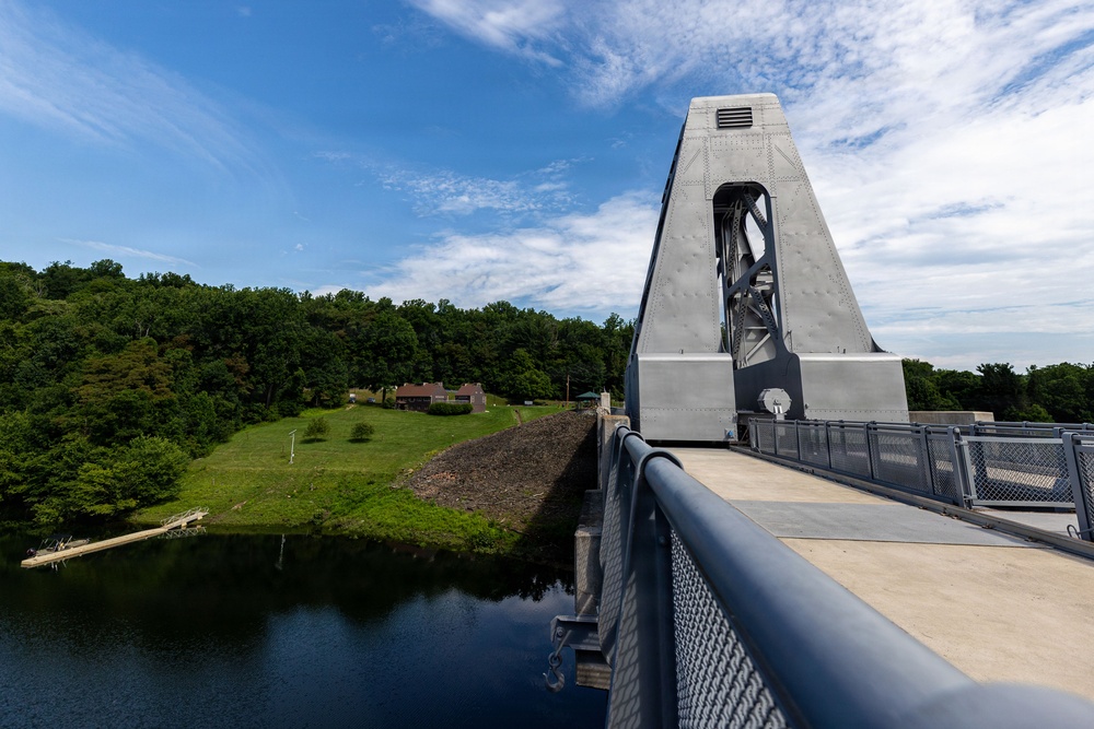 A Tale of Two Cranes: Pittsburgh District Rehabilitates 1942-Era Flood Mitigation Machinery